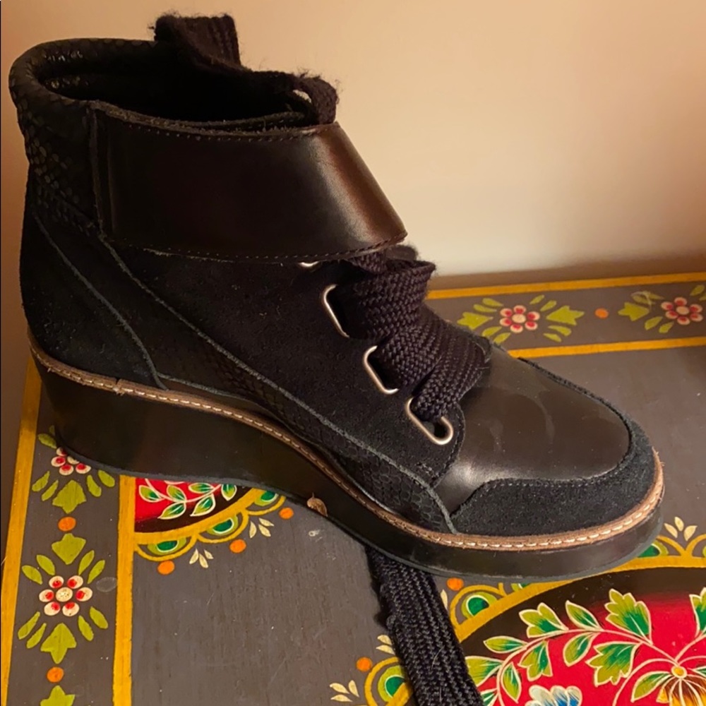 Surface to Air size 6 Shoes